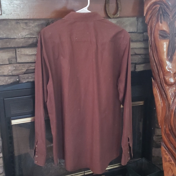 DC Button down casual shirt - Picture 2 of 4